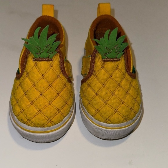 Vans 3D Pineapple Slip-On Sneakers Size 4 infant - Picture 2 of 5